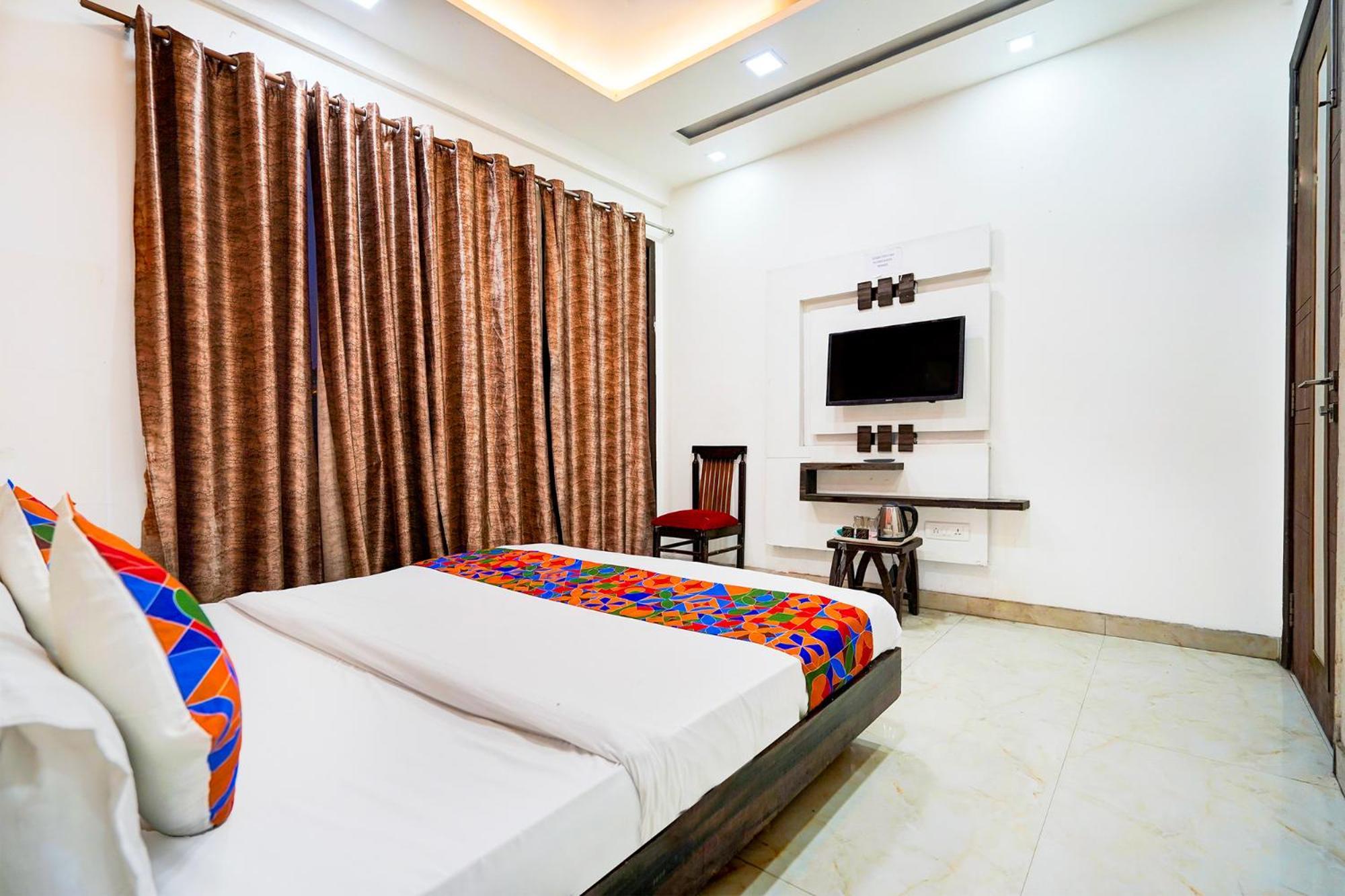 Fabhotel Season Grand Делі Екстер'єр фото