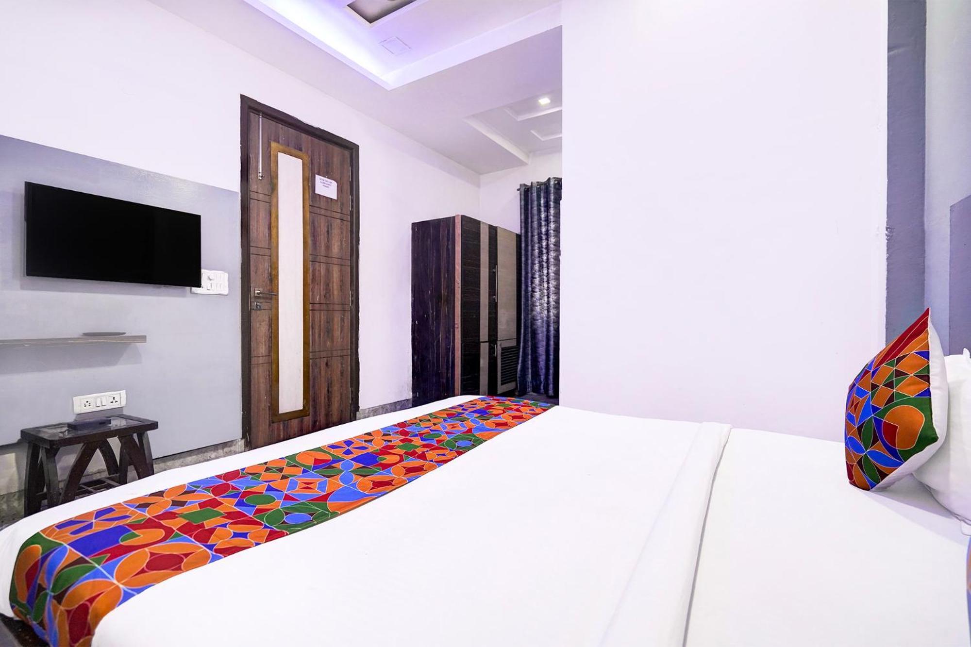 Fabhotel Season Grand Делі Екстер'єр фото