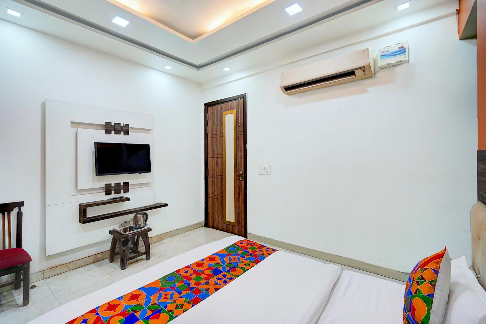 Fabhotel Season Grand Делі Екстер'єр фото