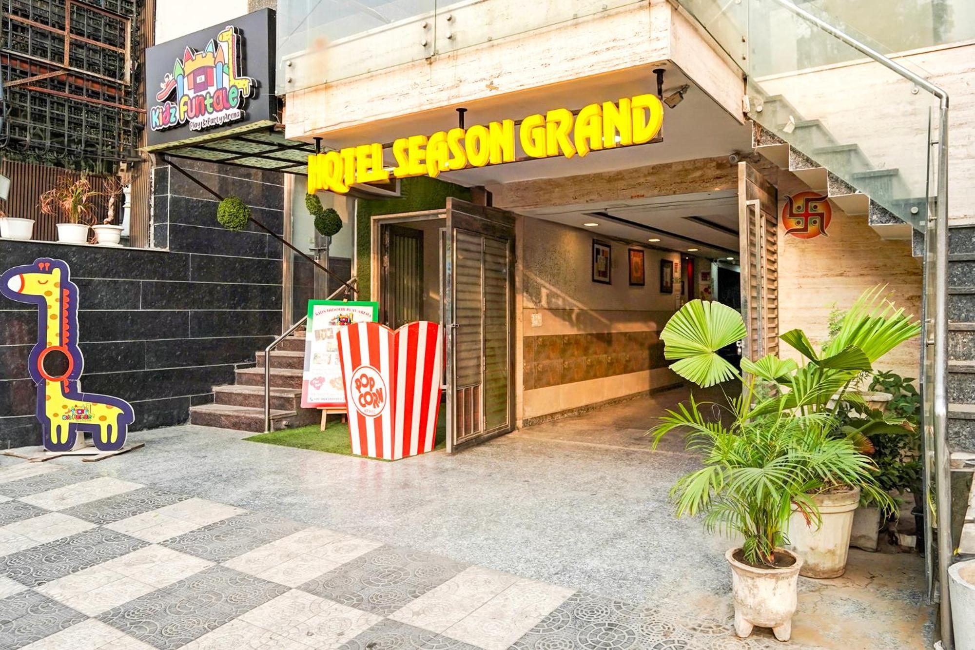 Fabhotel Season Grand Делі Екстер'єр фото